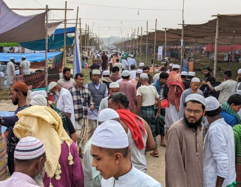 চলছে ইজতেমার  দ্বিতীয় ধাপের কার্যক্রম, এক মুসল্লির মৃত্যু