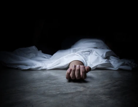 স্ত্রীর সঙ্গে মনোমালিন্য , স্বামীর বিষপান