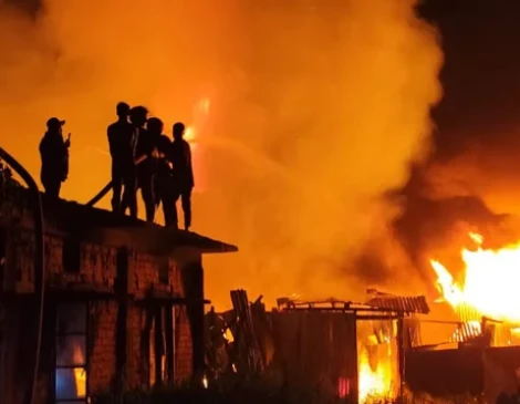 20 shops and two sawmills were gutted in Taltala, Khilgaon