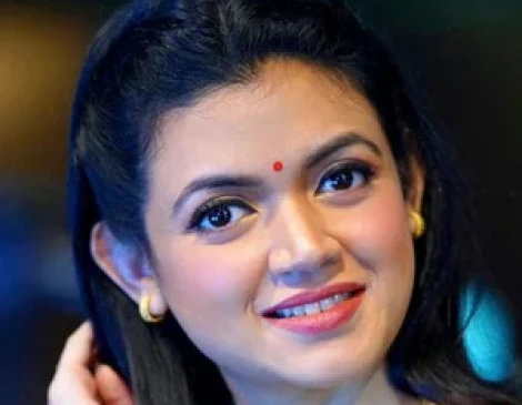 কীসের অপেক্ষায় নাবিলা?