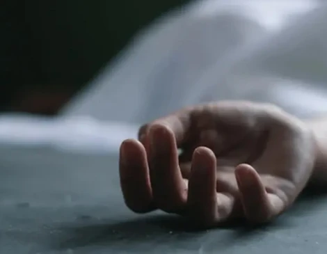 গলায় ফাঁস দিয়ে গৃহবধূর আত্মহত্যা
