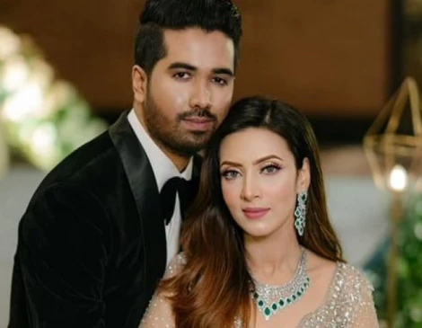 নানা রূপে নিজেকে মেলে ধরতে পছন্দ করেন মিম