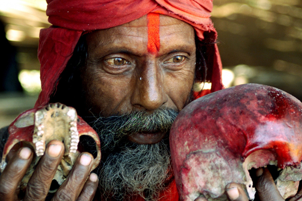 ভুয়া তান্ত্রিকের ফাঁদ