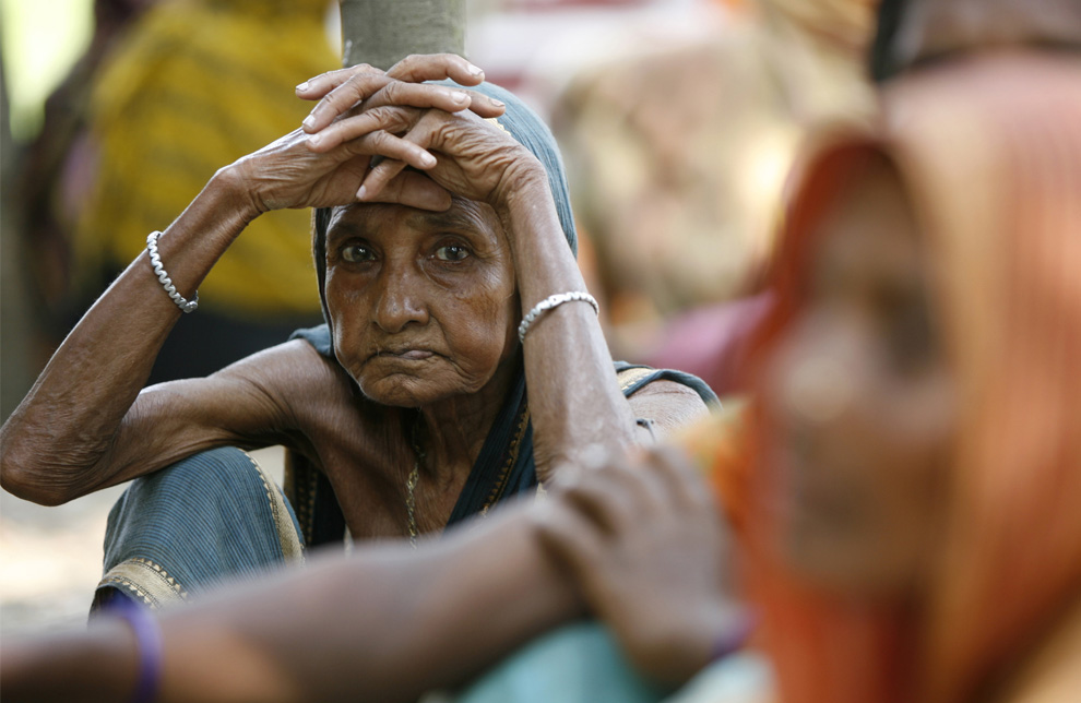 শেষ বয়সে একটি ভাতাকার্ডের প্রত্যাশা