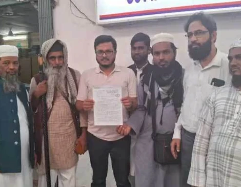 ইজতেমা থেকে ফেরার সময় নিজ দেশে হেনস্থার শিকার ভারতীয় ছাত্র