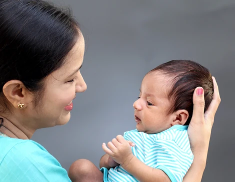 হাসপাতালের শৌচাগারে নবজাতক রেখে পালালেন মা