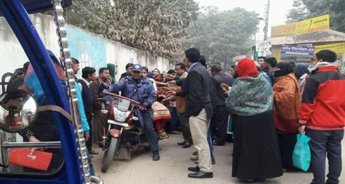 মেয়েটি পরীক্ষা দিতে পারল পুলিশ ছিল বলে 