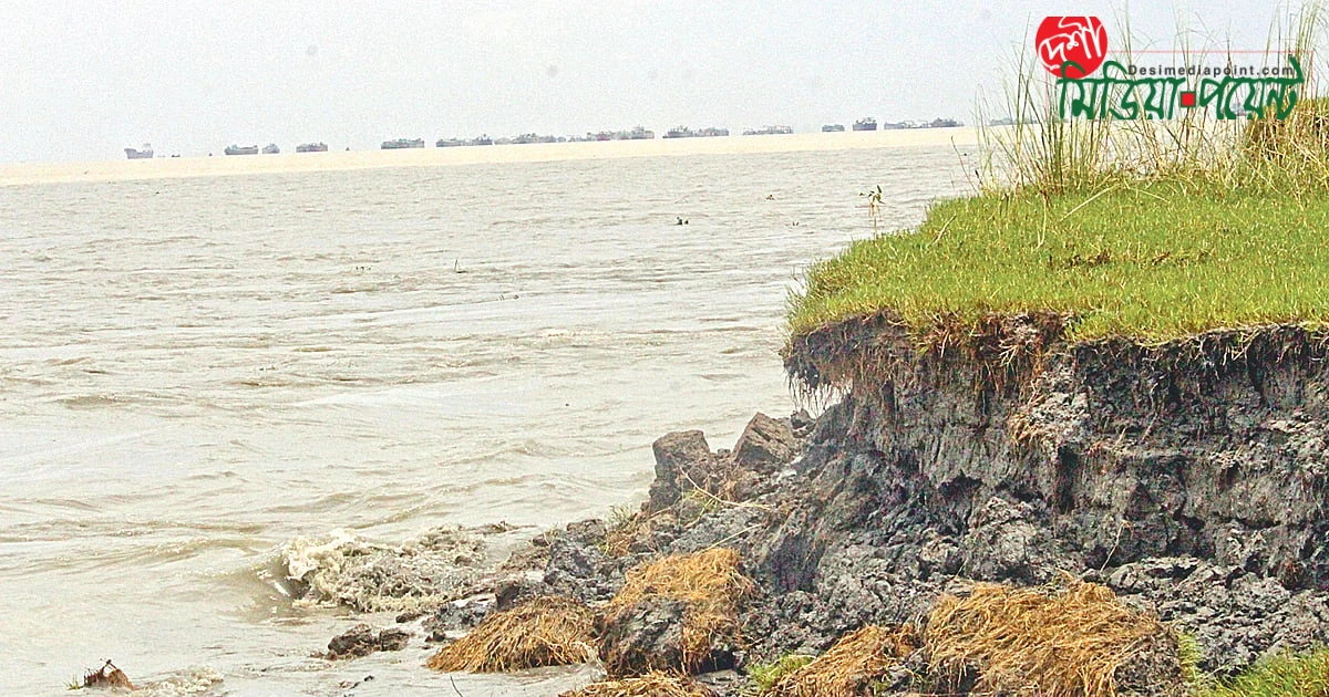 মেঘনায় বালু আগ্রাসন: ভোলায় বিলীন হচ্ছে চর ও জনপদ
